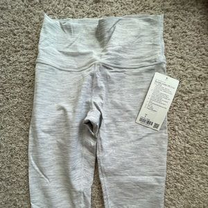 Lululemon wunder under HR crop 17’